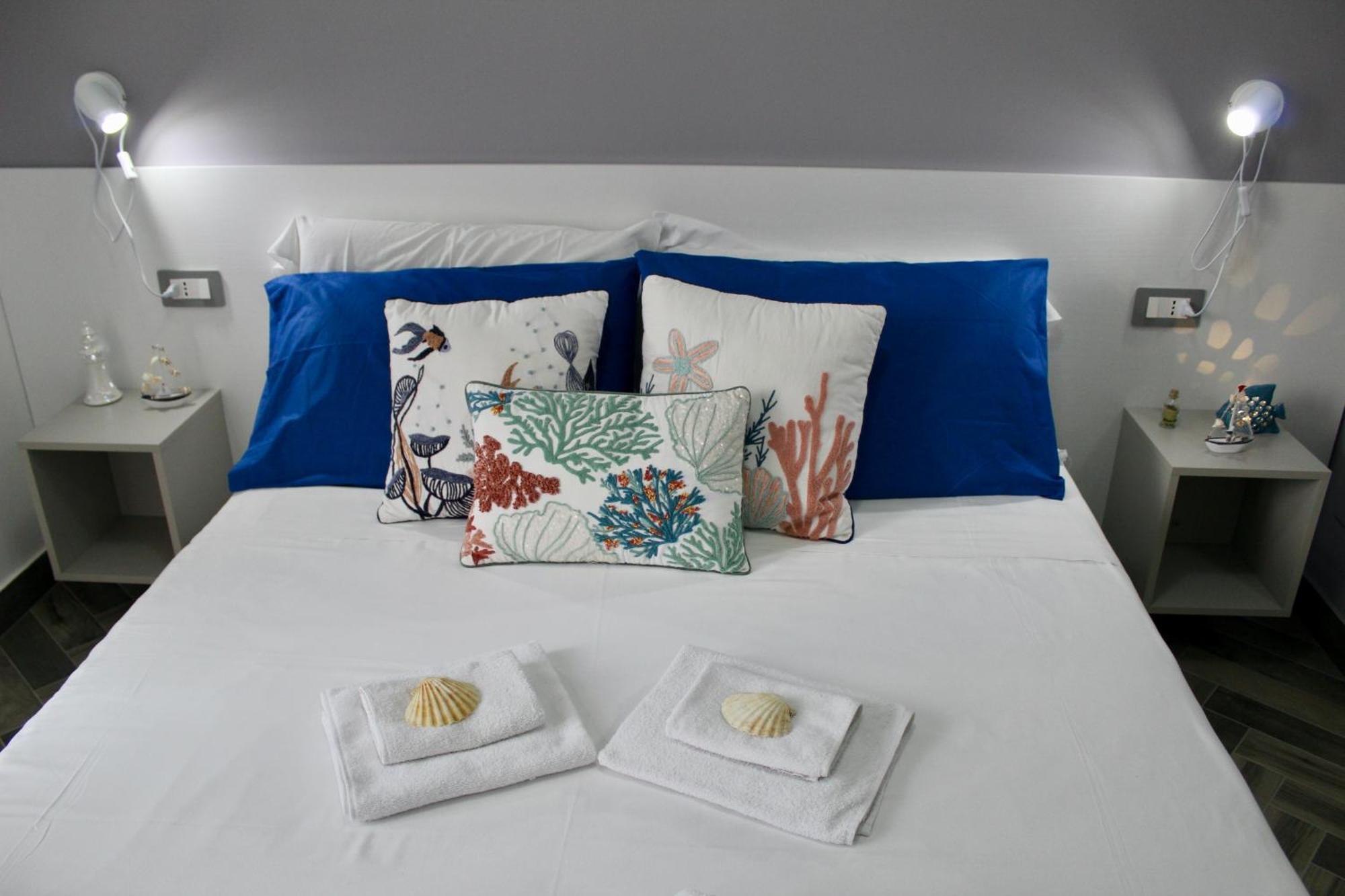 Leonardo Suites Scilla Bagian luar foto