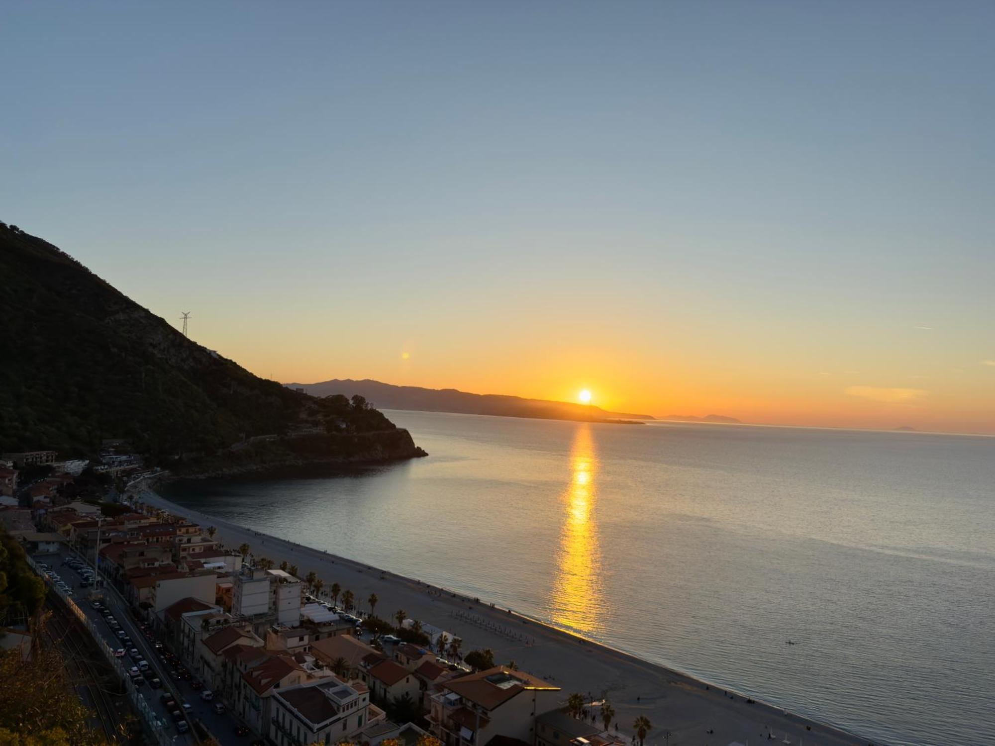 Leonardo Suites Scilla Bagian luar foto