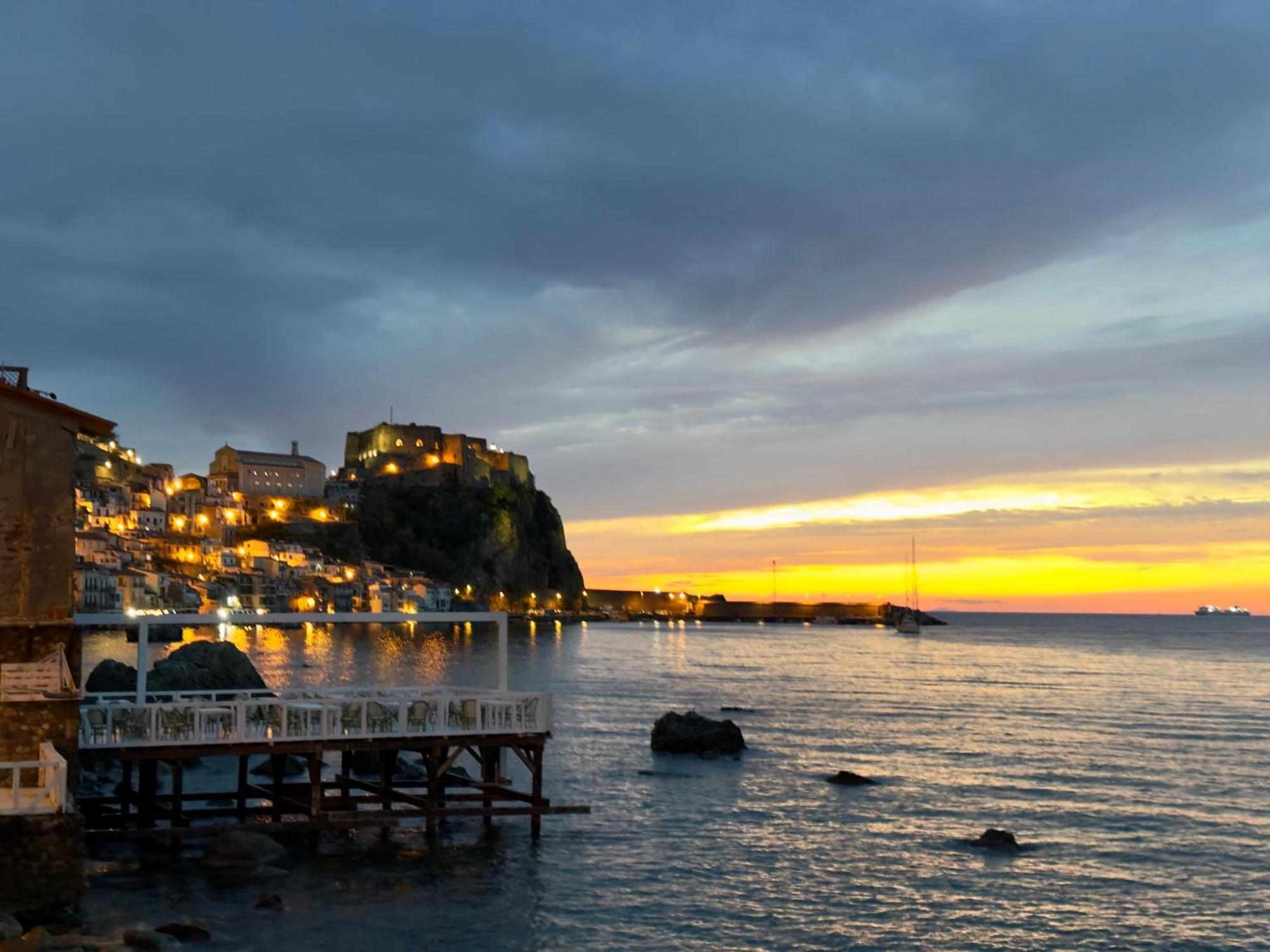 Leonardo Suites Scilla Bagian luar foto